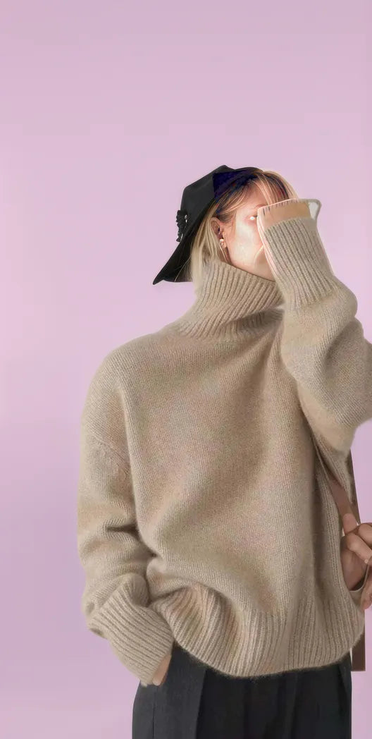 Lynne | Opulent Cashmere Turtleneck Sweater